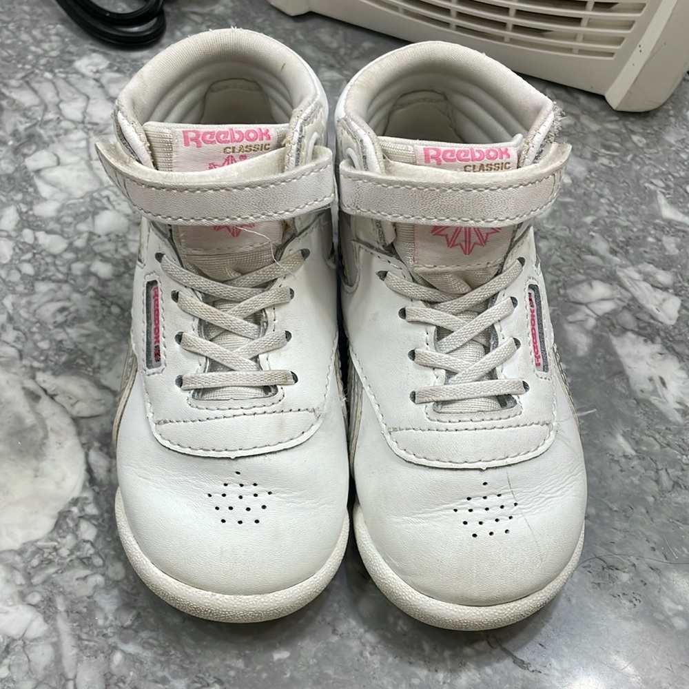 Toddler girls Reebok shoes